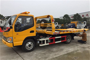 富源哪里有拖车服务